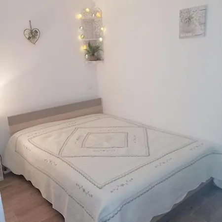 Petite Avec Piscine Privative Holiday home Aigremont