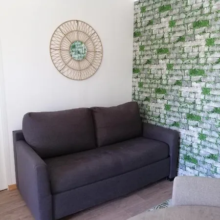 Holiday home Petite Avec Piscine Privative Aigremont