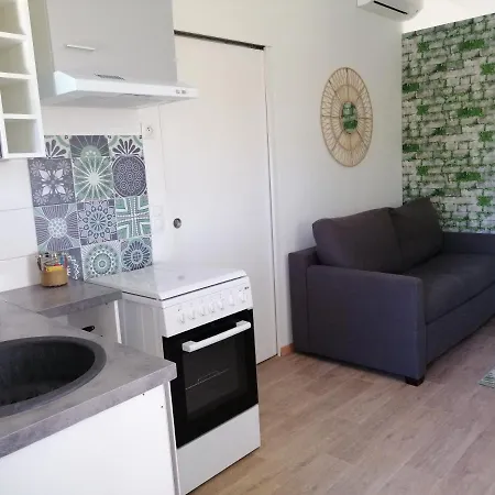 Petite Avec Piscine Chauffée Hébergement de vacances Aigremont