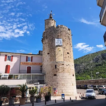 Hébergement de vacances Petite Avec Piscine Chauffée Aigremont