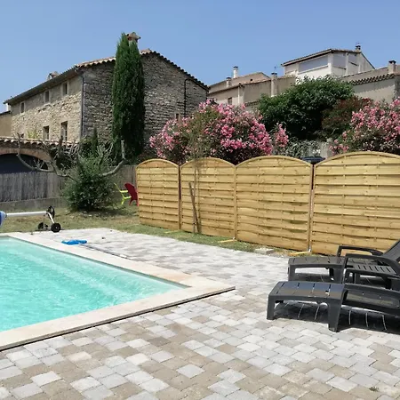 Hébergement de vacances Petite Avec Piscine Chauffée