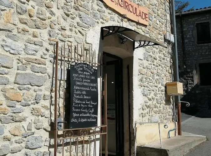 Petite Avec Piscine Privative بيت للعطل *