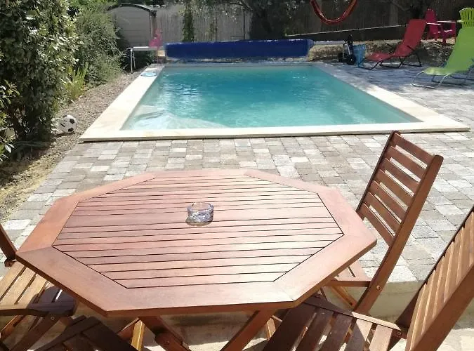 Petite Avec Piscine Privative