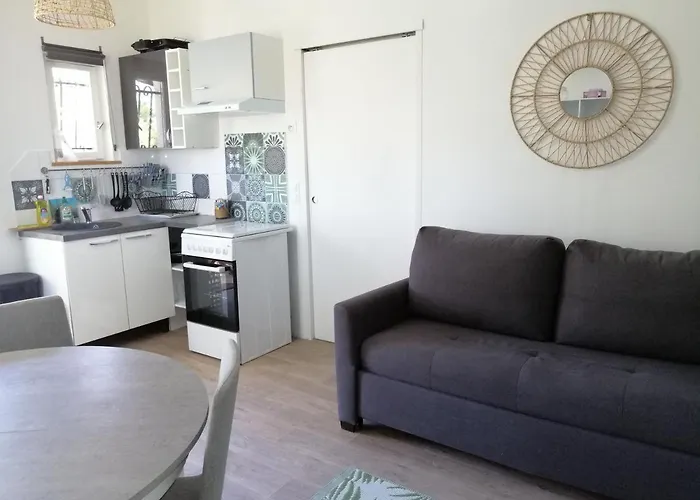 Petite Avec Piscine Privative بيت للعطل *