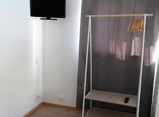 Petite Avec Piscine Privative *